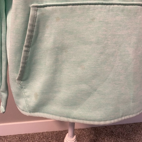 Under Armor Sweat Shirt - Picture 4 of 4